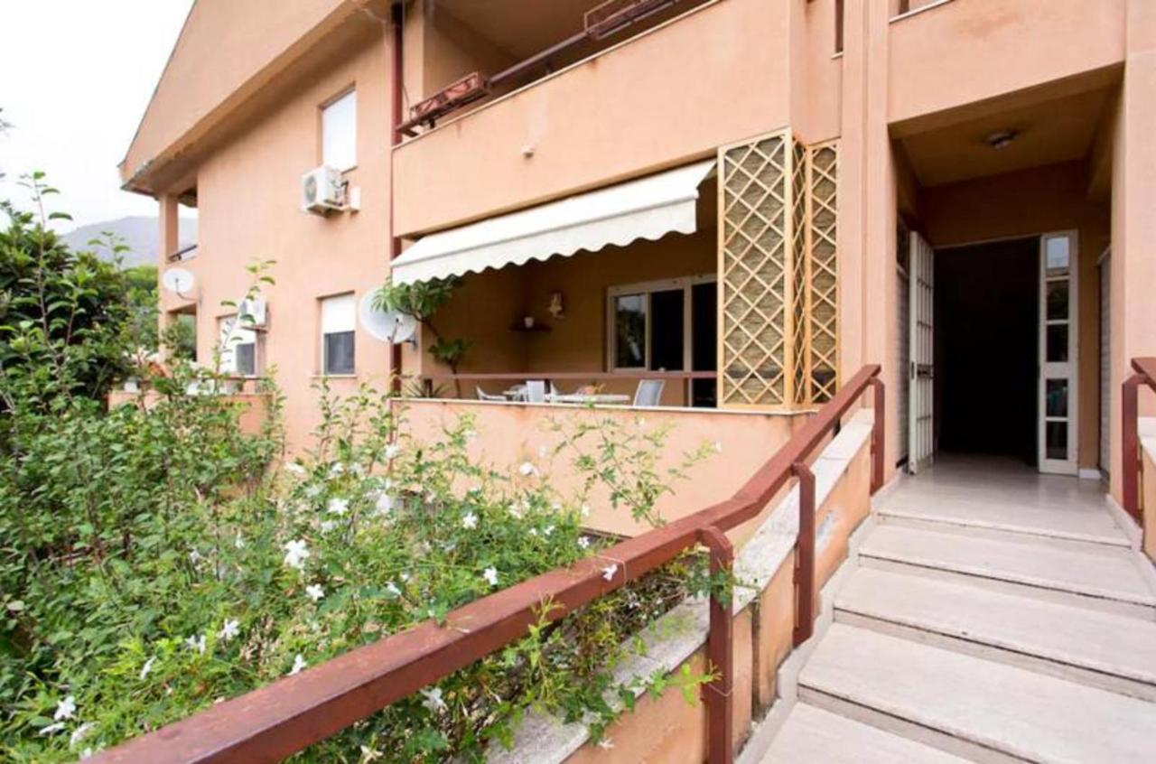 Nest Apollo Apartment Mondello Exterior foto