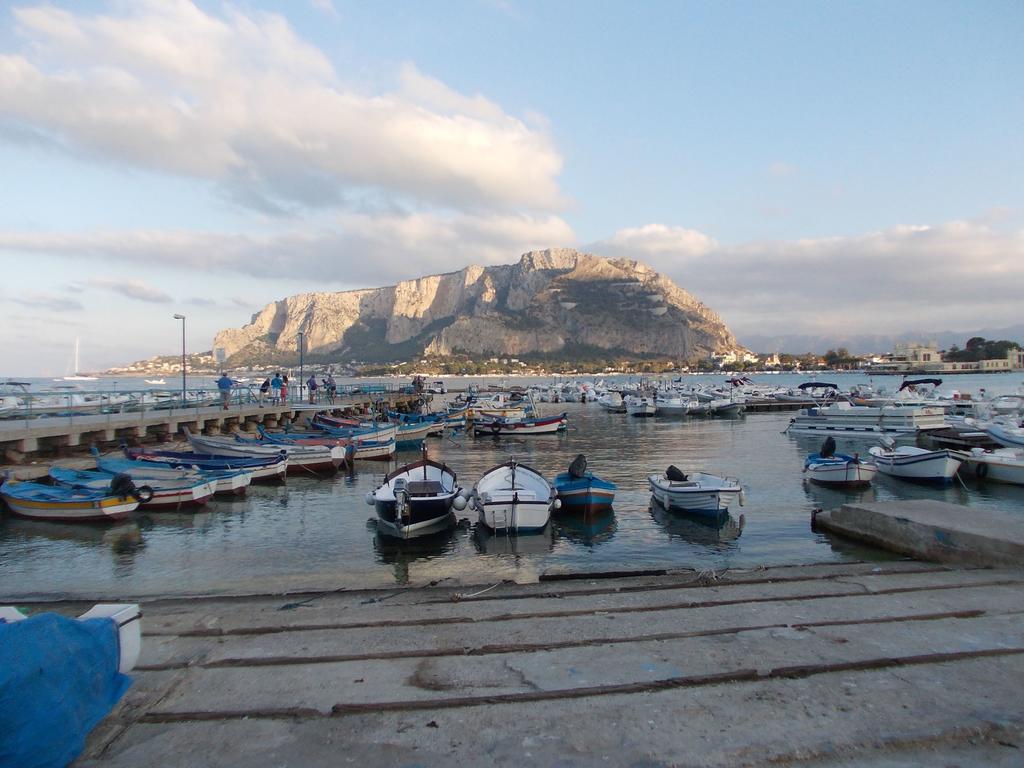 Nest Apollo Apartment Mondello Exterior foto